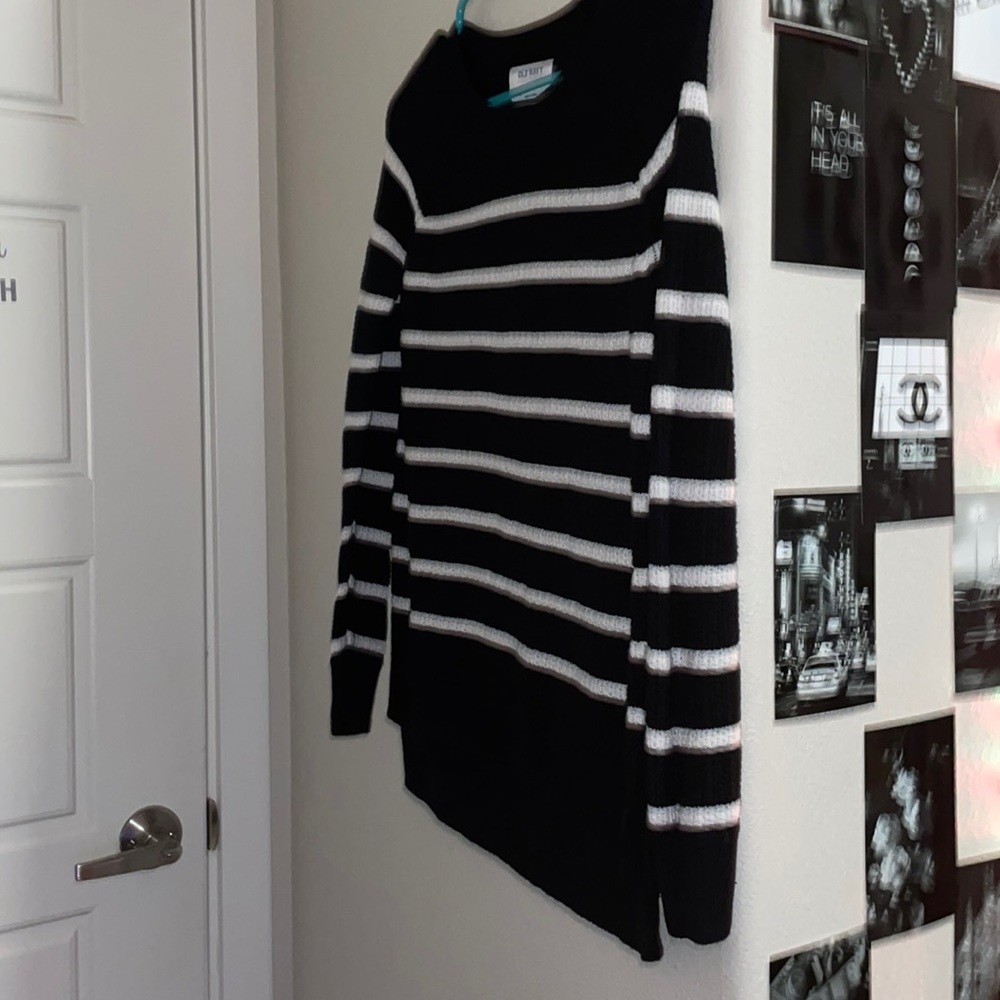 Black and white long sweater